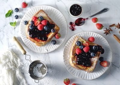 Torrija con mermelada de frutos del bosque Cero azúcar refinado
