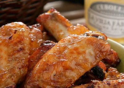 Alitas de pollo glaseadas con cebolla endulzada Cocina Selecta