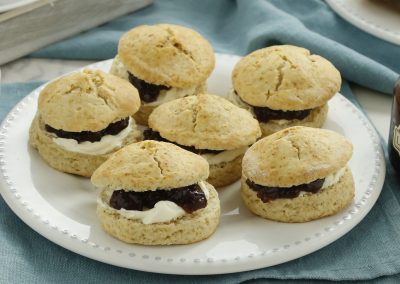 Disfruta de un perfecto five o´clock tea: scones rellenos de mermelada de mora de zarza Diet