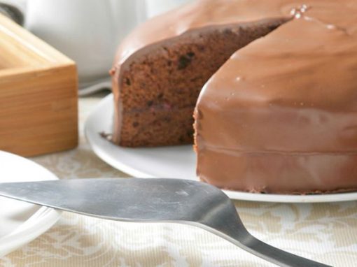 Sacher de crema de avellanas con La mermelada de frambuesas