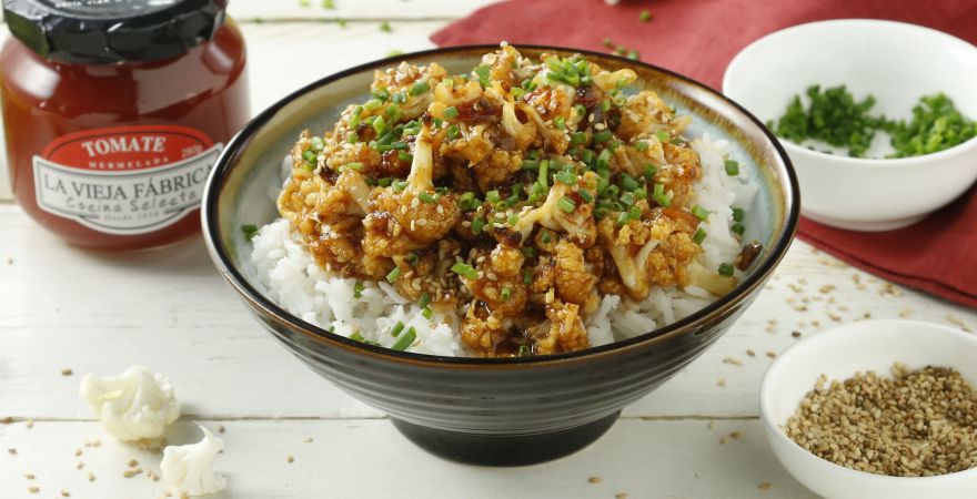 Un toque oriental en la mesa: coliflor estilo General Tso con mermelada de tomate Cocina Selecta